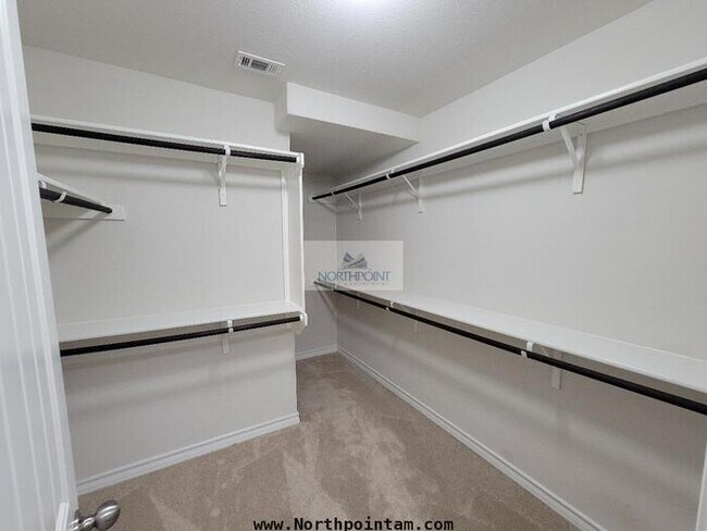 Building Photo - Charming 4 beds 2.5 baths in San Antonio