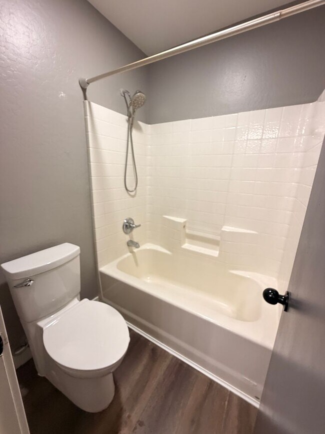 Building Photo - Renovated 5-Bedroom Corner Lot Home with Luxury Upgrades