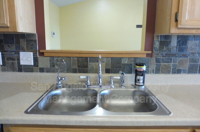 Building Photo - 1217 Elmo Ln