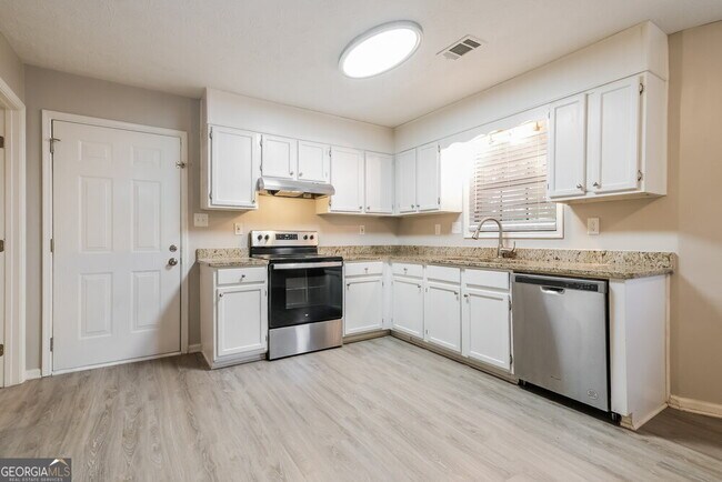 Building Photo - 2127 Atkinson Ln