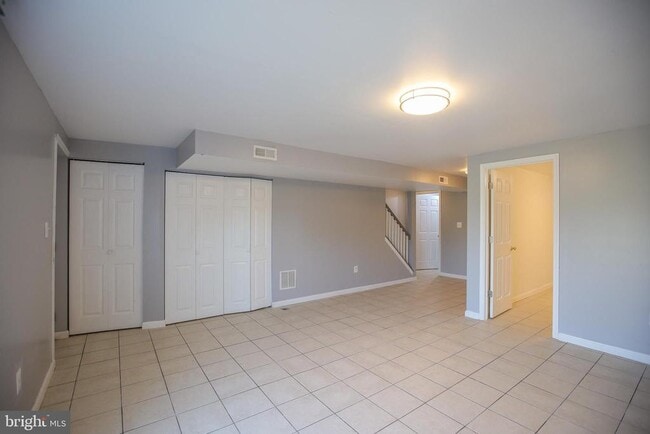 Building Photo - 12337 Chesterton Dr