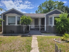 Building Photo - 618 17th Ave S