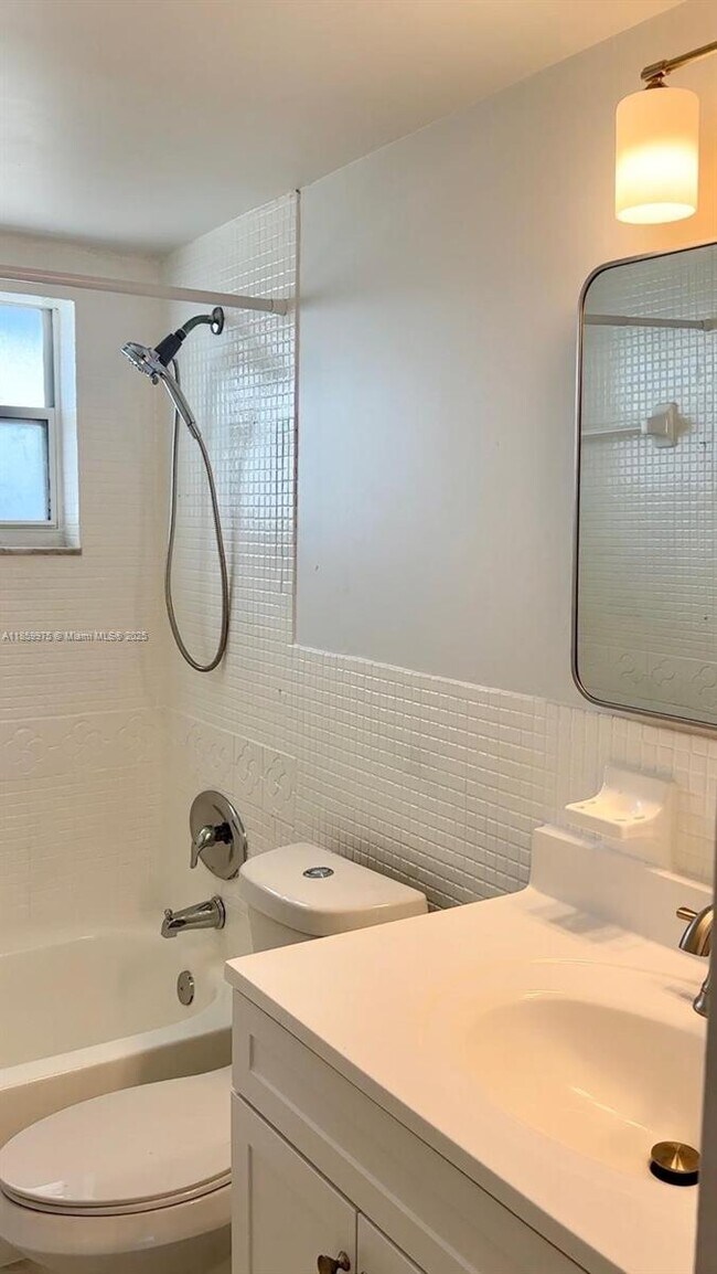 Building Photo - 7900 Tatum Waterway Dr