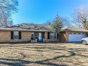 Building Photo - 2758 S Pickard Ave