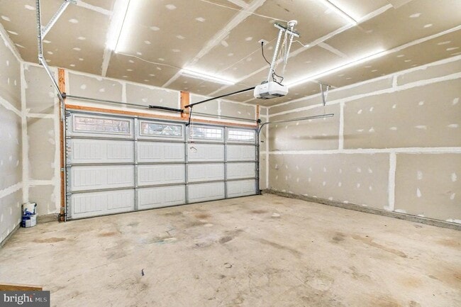 Building Photo - 105 Harper Ln