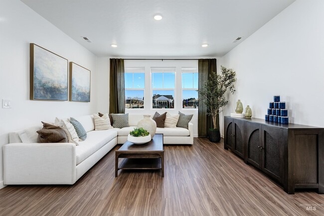 Building Photo - 4222 W Cirrus Ln