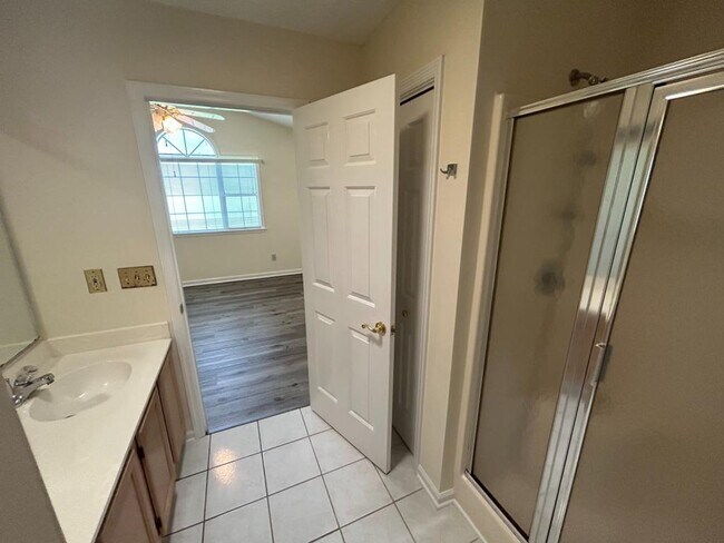 Building Photo - 1201 Formby Ct