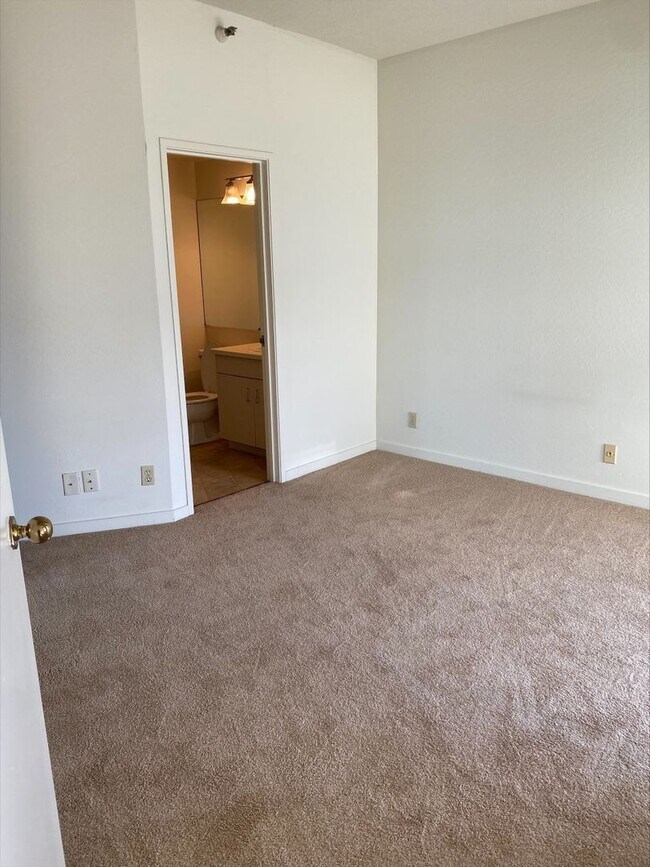 Building Photo - One Bedroom Condo in Pacific Park Plaza