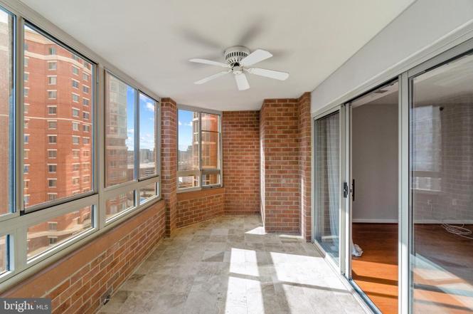 Building Photo - 2121 Jamieson Ave