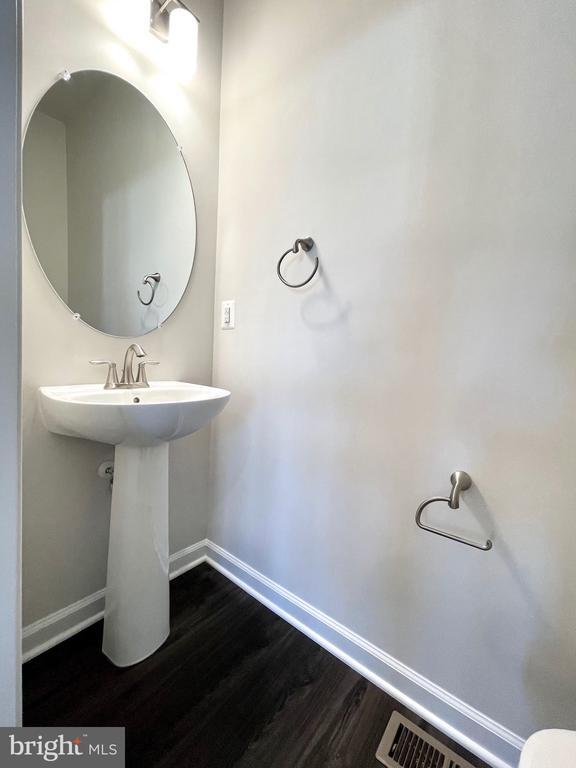 Building Photo - 22732 Tate St