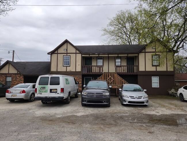 Building Photo - Section 8 welcome "Cozy 2-Bedroom Apartmen...