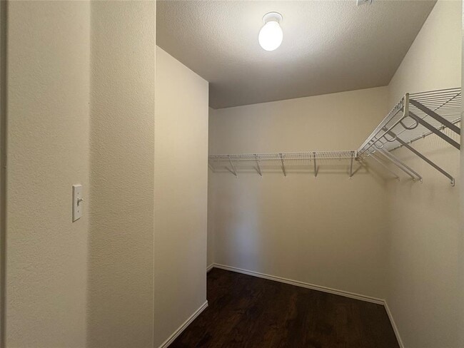 Building Photo - 18316 Great Falls Dr