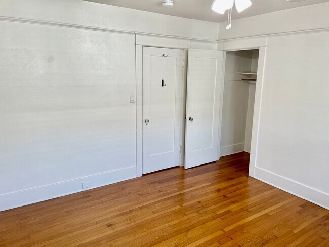 Building Photo - Classic NorthPark Craftsman