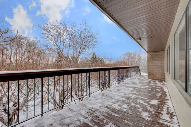 Building Photo - 4350 Trenton Ln N