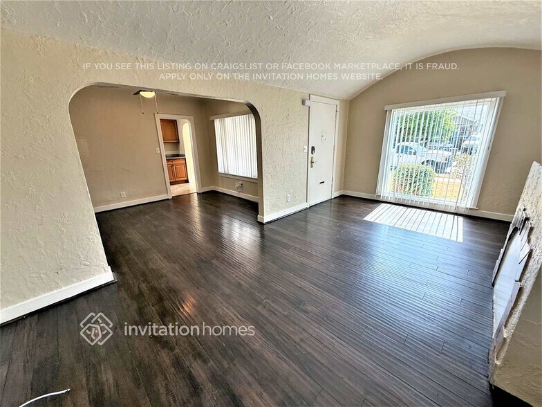 Building Photo - 6046 6th Ave