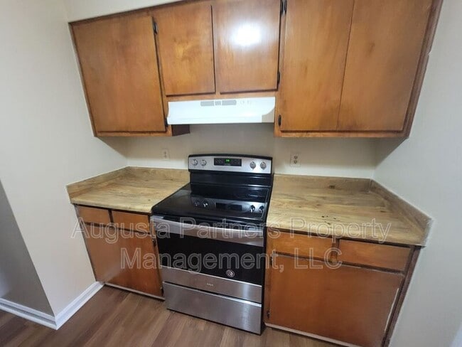 Building Photo - 115 Samarya Ln