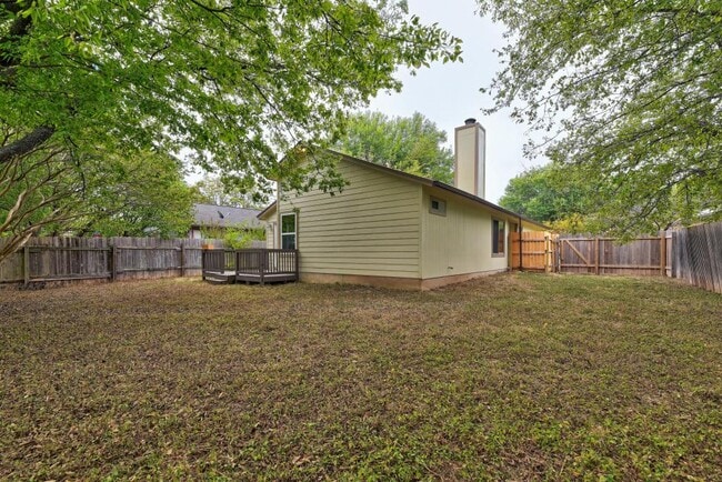 Building Photo - 6002 Baton Rouge Dr