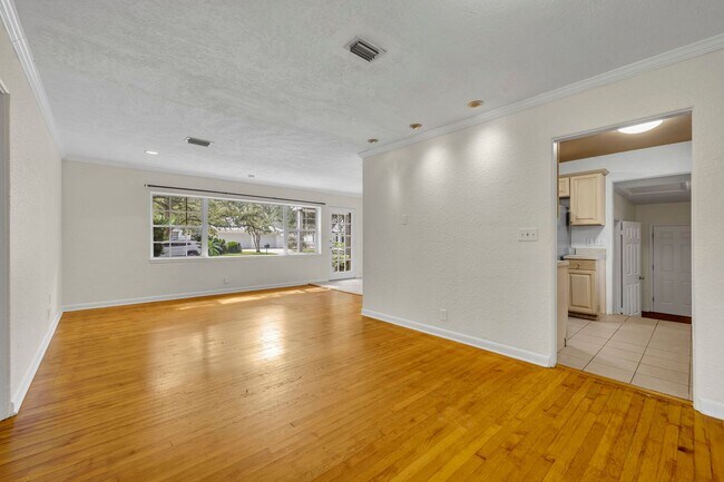 Building Photo - 1816 Mizell Ave
