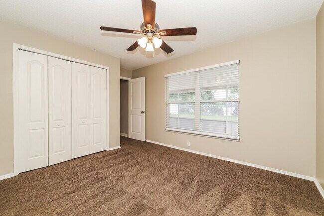 Building Photo - 12420 Dawn Vista Dr