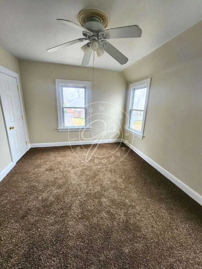 Building Photo - Charming 3–4 Bedroom West Toledo Home with Bonus Room & Garage