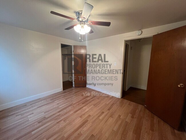 Building Photo - 1005 Robertson St