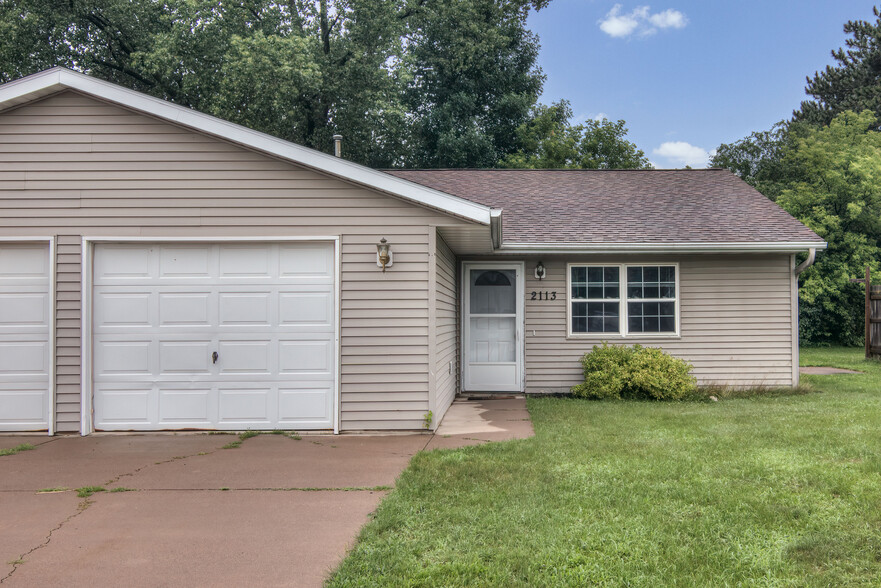 Primary Photo - 2101 Mittelstadt Ln
