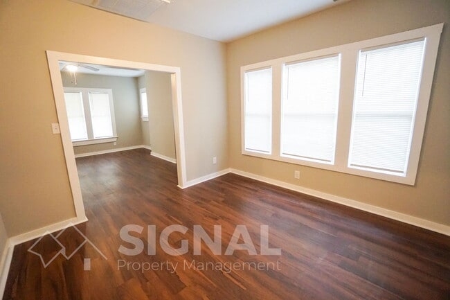 Building Photo - 3845 36th Ave N