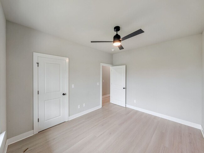 Building Photo - 10 Olmsted Cir