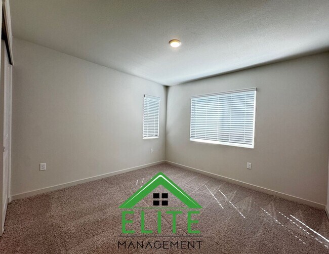Building Photo - A Stunning Brand-New Home in a Prime Locat...