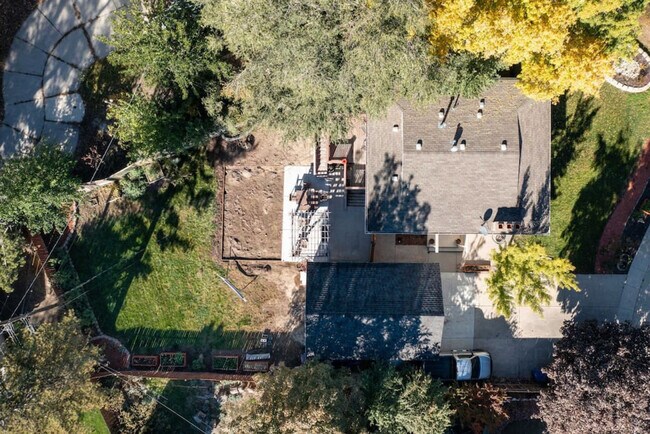 Building Photo - 1236 Greenfield Cir