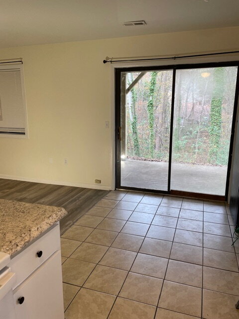 Building Photo - 2 bed, 1 bathroom duplex   - Seneca, SC