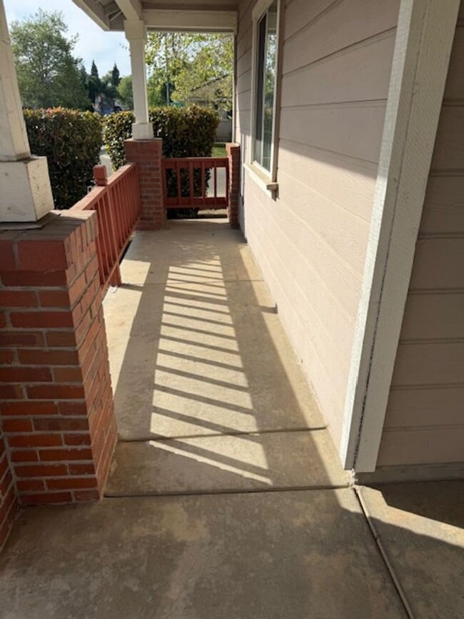 Building Photo - Cozy home in Natomas