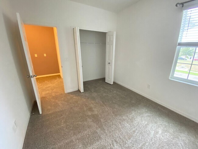 Building Photo - 3/2.5 Townhome near Orlando Airport