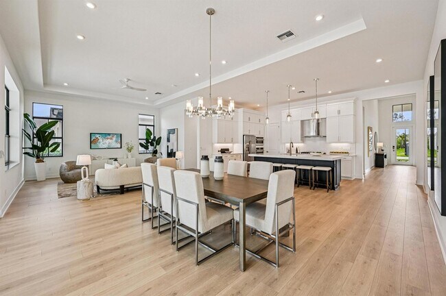 Building Photo - 13621 Le Christine Dr