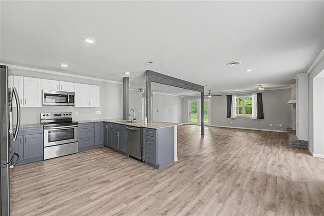 Building Photo - 1404 W Pine St