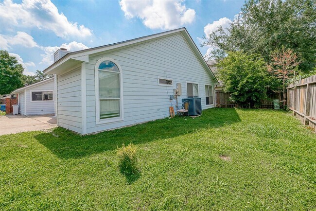 Building Photo - 9310 Corner Oaks Ln