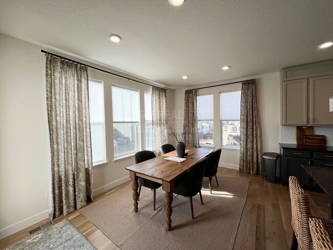 Building Photo - 13360 Olive St