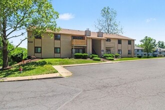 Building Photo - 902 Dogwood Ct