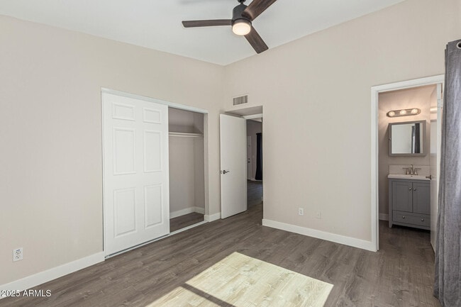 Building Photo - 502 E Sequoia Dr
