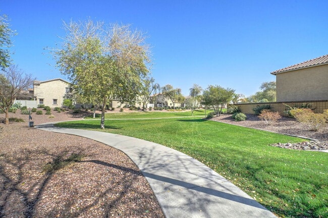 Building Photo - 2143 W Marconi Ave