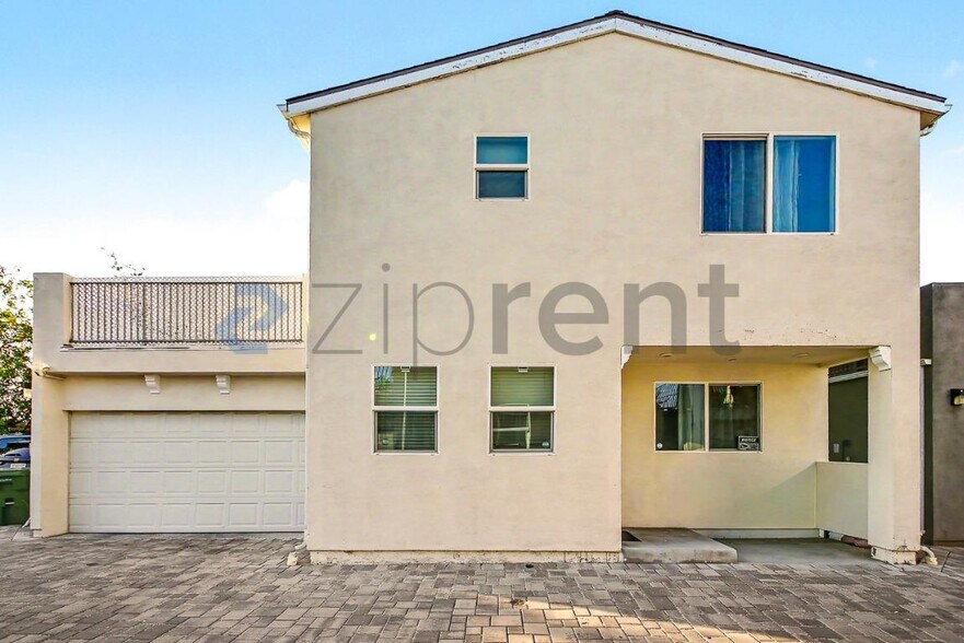 Building Photo - Unit