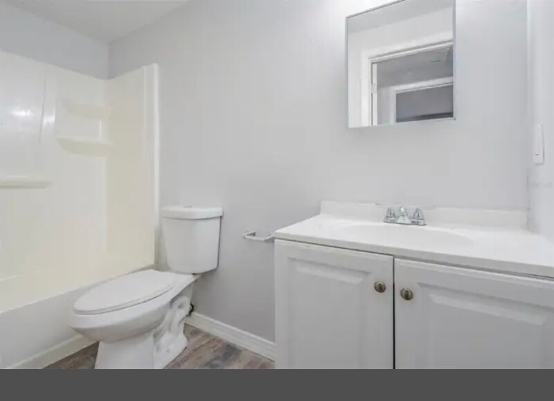 Building Photo - 1707 E Idell St