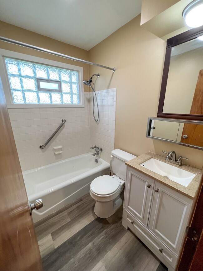 Building Photo - 4528 Plumbrook Dr