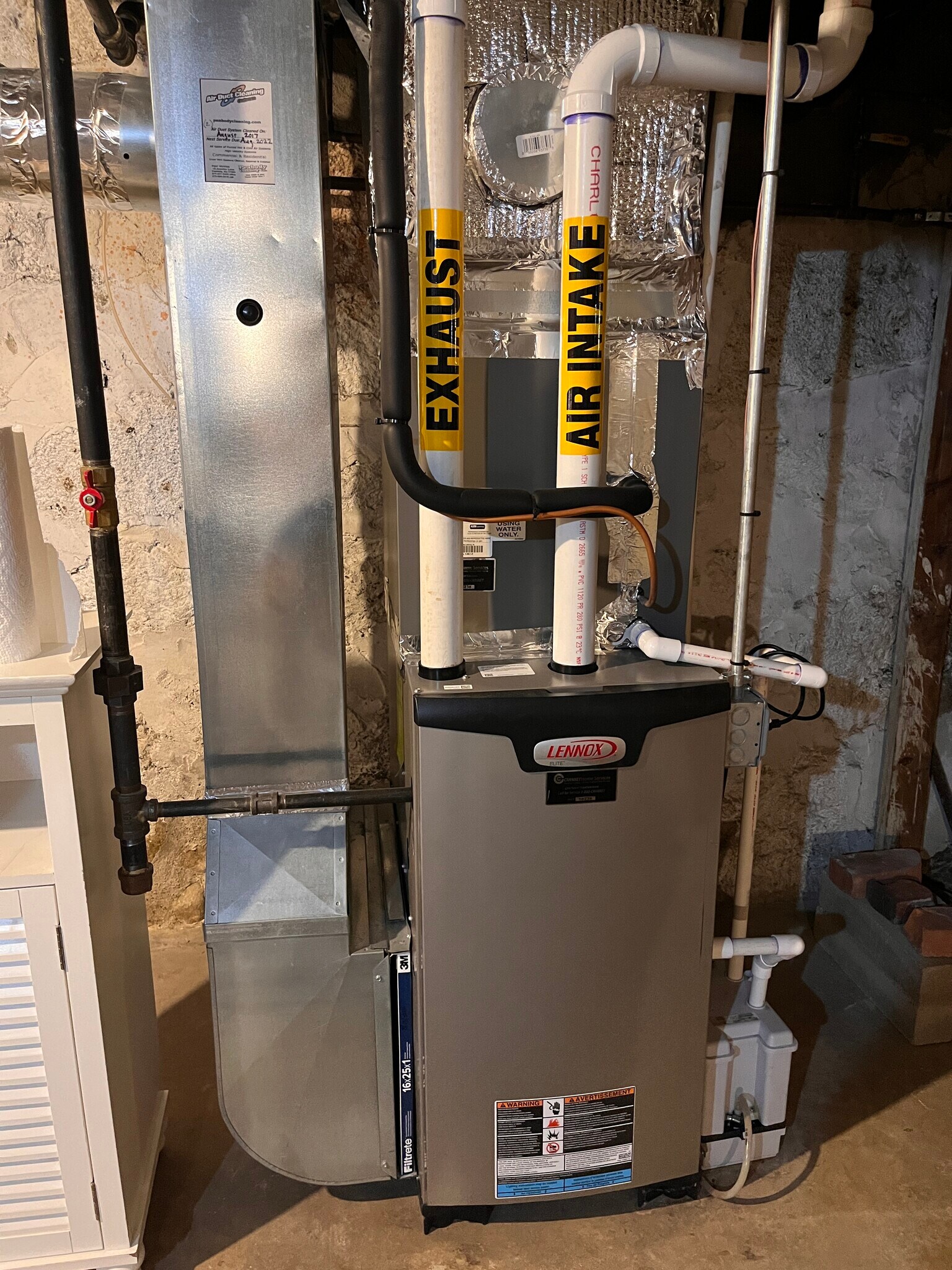 Gas heating - 22 Douglas Rd