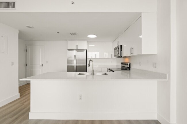 Building Photo - 1250 S Miami Ave