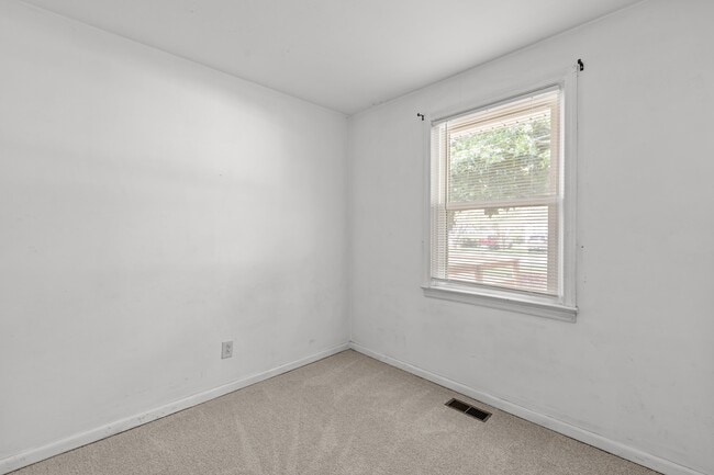 Building Photo - 1216 Olive Rd