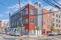 Building Photo - 542 29th St