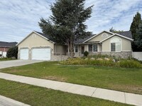 Building Photo - 1008 Rambouillet Dr