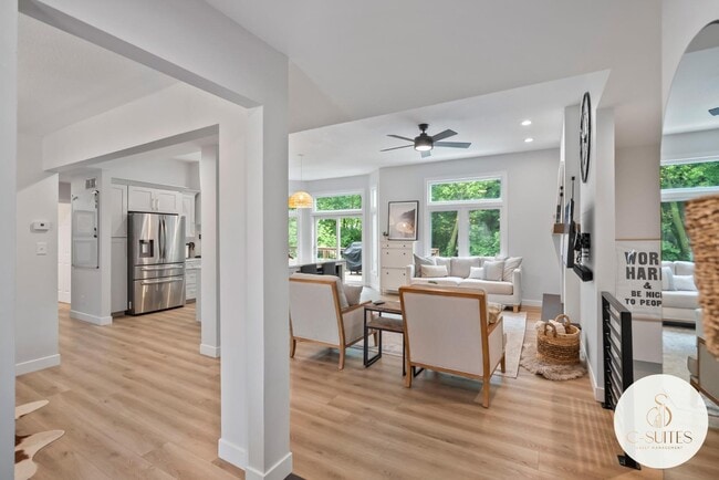 Building Photo - 1709 NW 33rd Pl