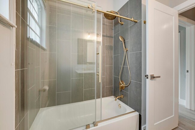 Building Photo - 127 Via Castilla